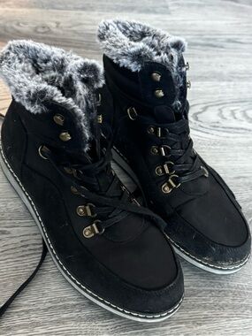 White Mountain Black Faux-Fur Lace-Up Winter Boot